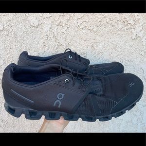 On cloud running shoes men size 14